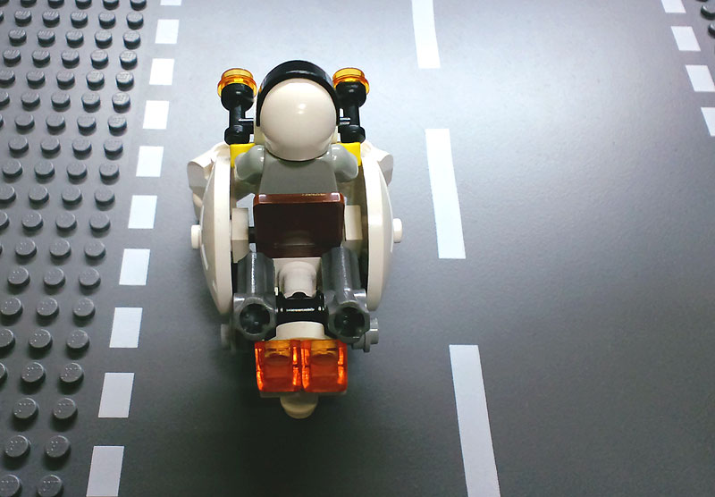 3legsmotorcycle_06.jpg