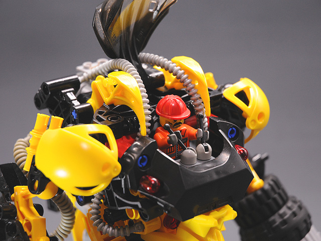 drillgrappler_11cockpit.jpg