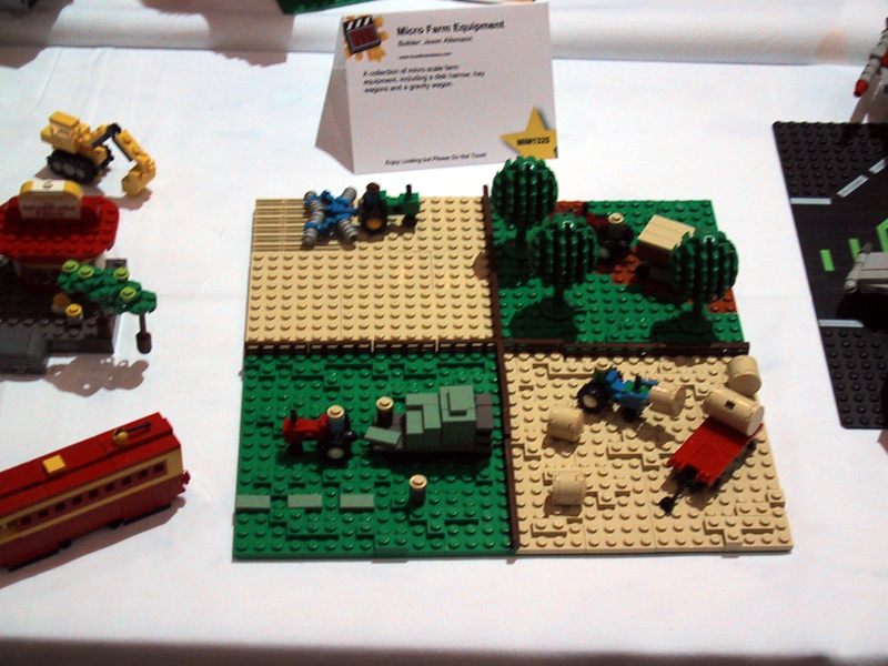 brickfest_august2006_general_08_micro.jpg