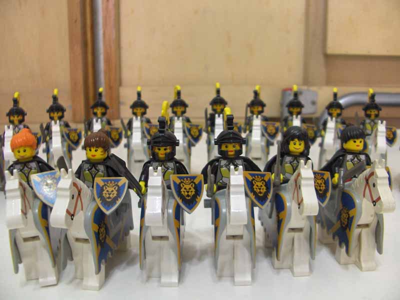 female_knights_002.jpg