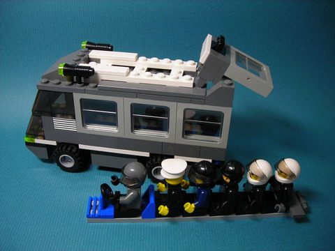 policebus-06.jpg
