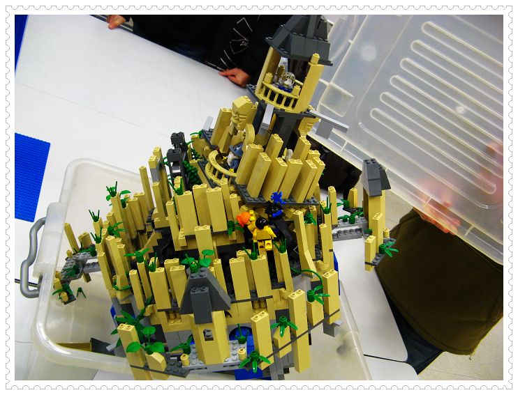 lego_at_cityu096.jpg