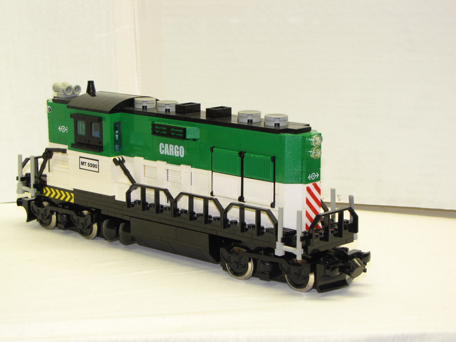 emd_gp9_3.jpg