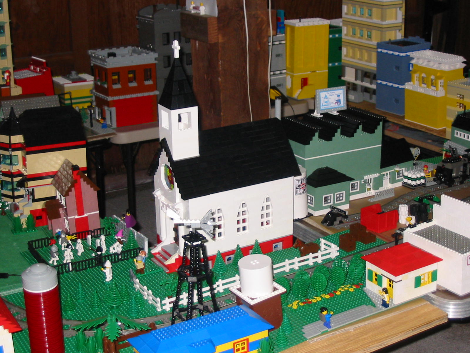 train-layout2004-006.jpg.jpg