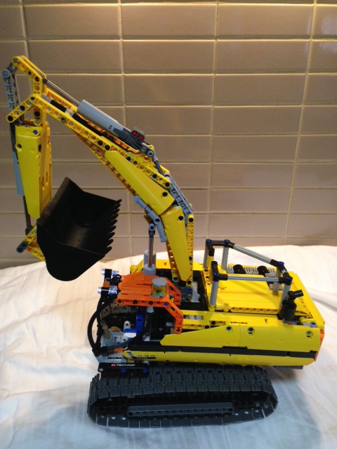excavator_side_tucked.jpg