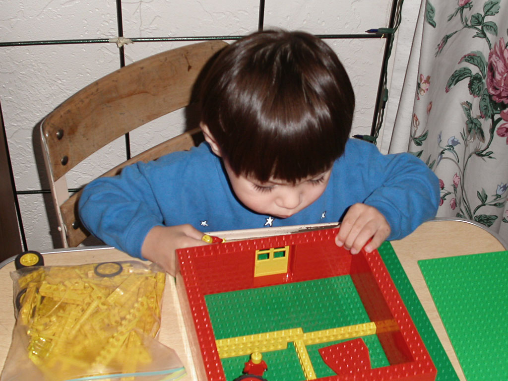 yarlego1.jpg