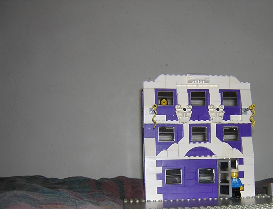 purplebuilding_002.jpg