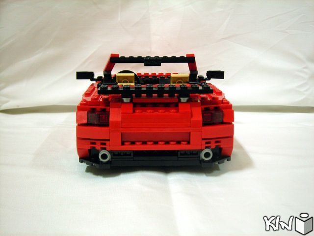 r-com_02.jpg