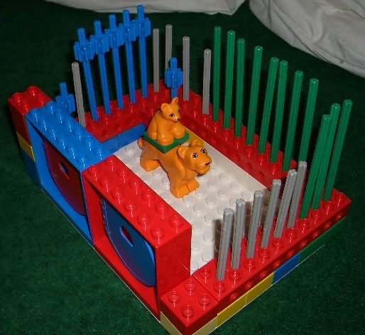 duplo_by_kids_3y_animal_cage.jpg