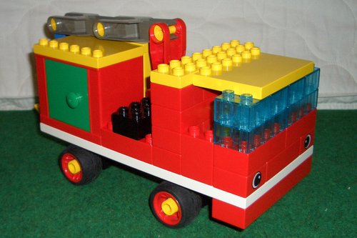 duplo_service_car.jpg
