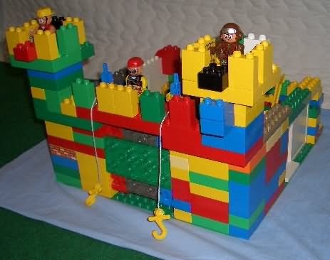 duplo_castle_c13.jpg