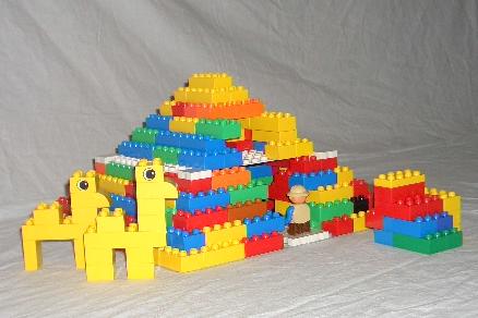 duplo_pyramid_2.jpg