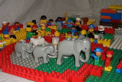 duplo_circus_16_exit_a.jpg