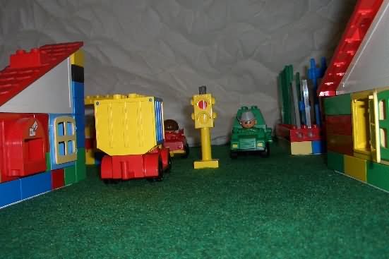 duplo_houses_c32.jpg