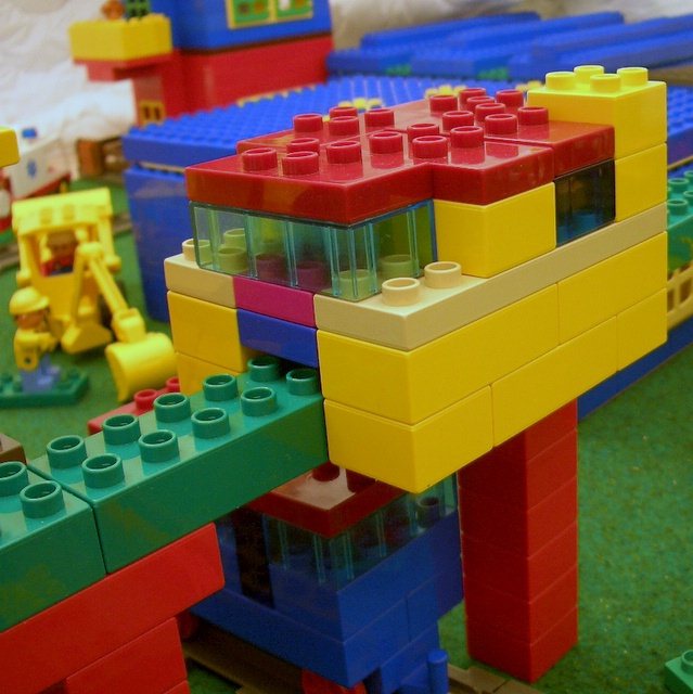 duplo_monorail_a23_kids_train.jpg