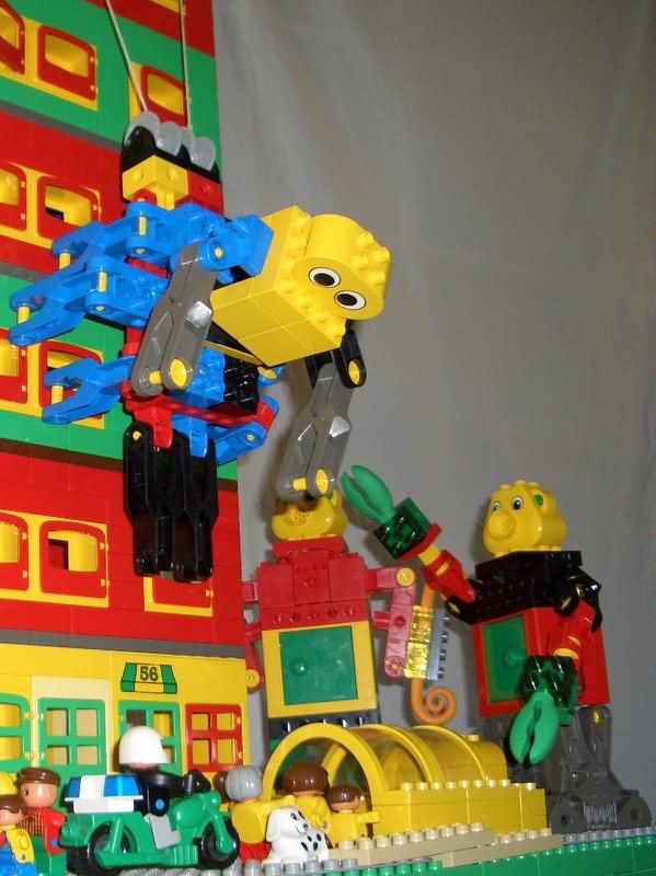 duplo_skyscrapers_b42_mech.jpg