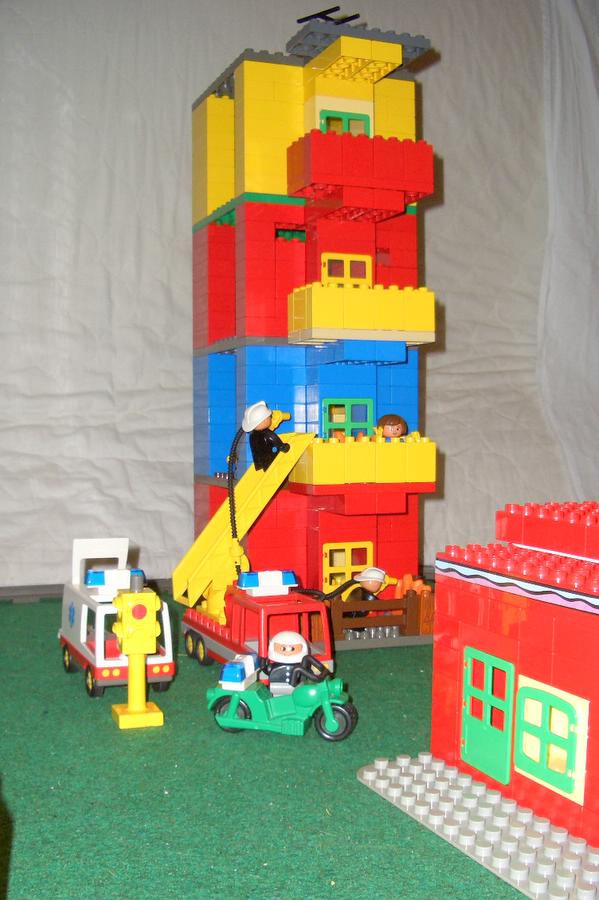 duplo-town-t19-flat.jpg