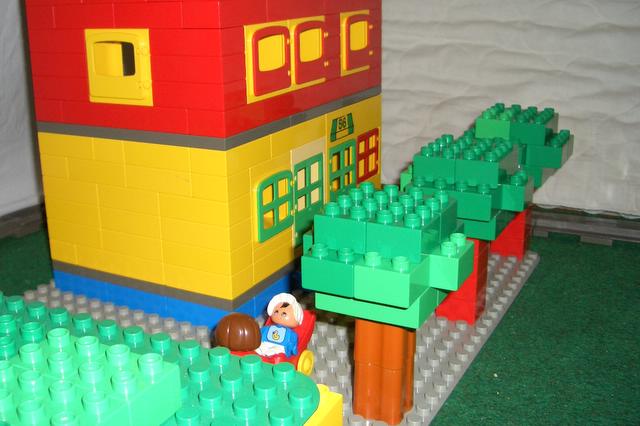 duplo-town-t33-building.jpg