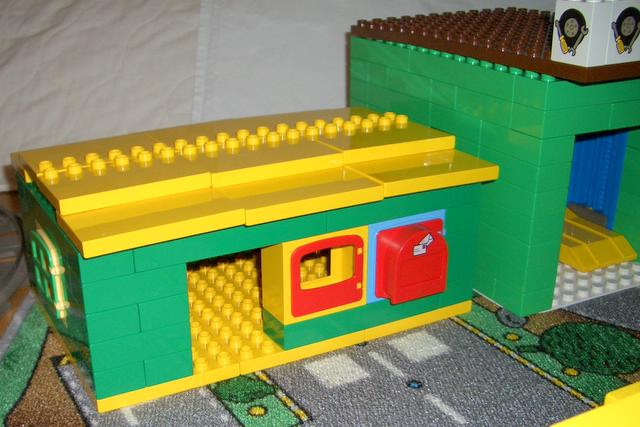 duplo-town-t41-post-office.jpg