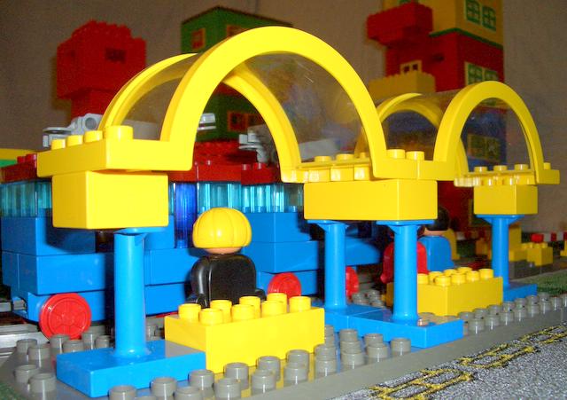 duplo-town-t44-train-station.jpg