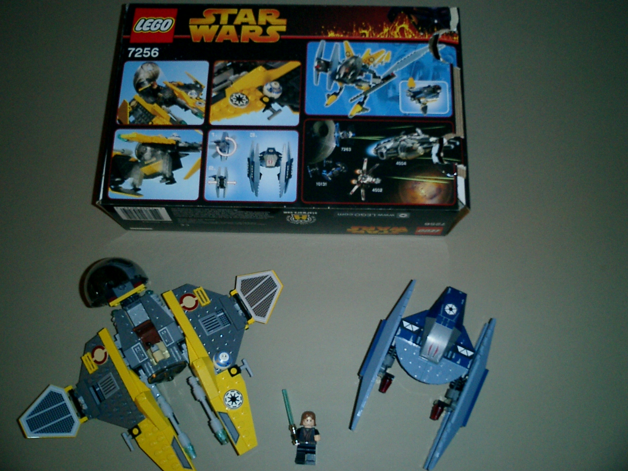 7256_-_jedi_starfighter_and_vulture_droid.jpg