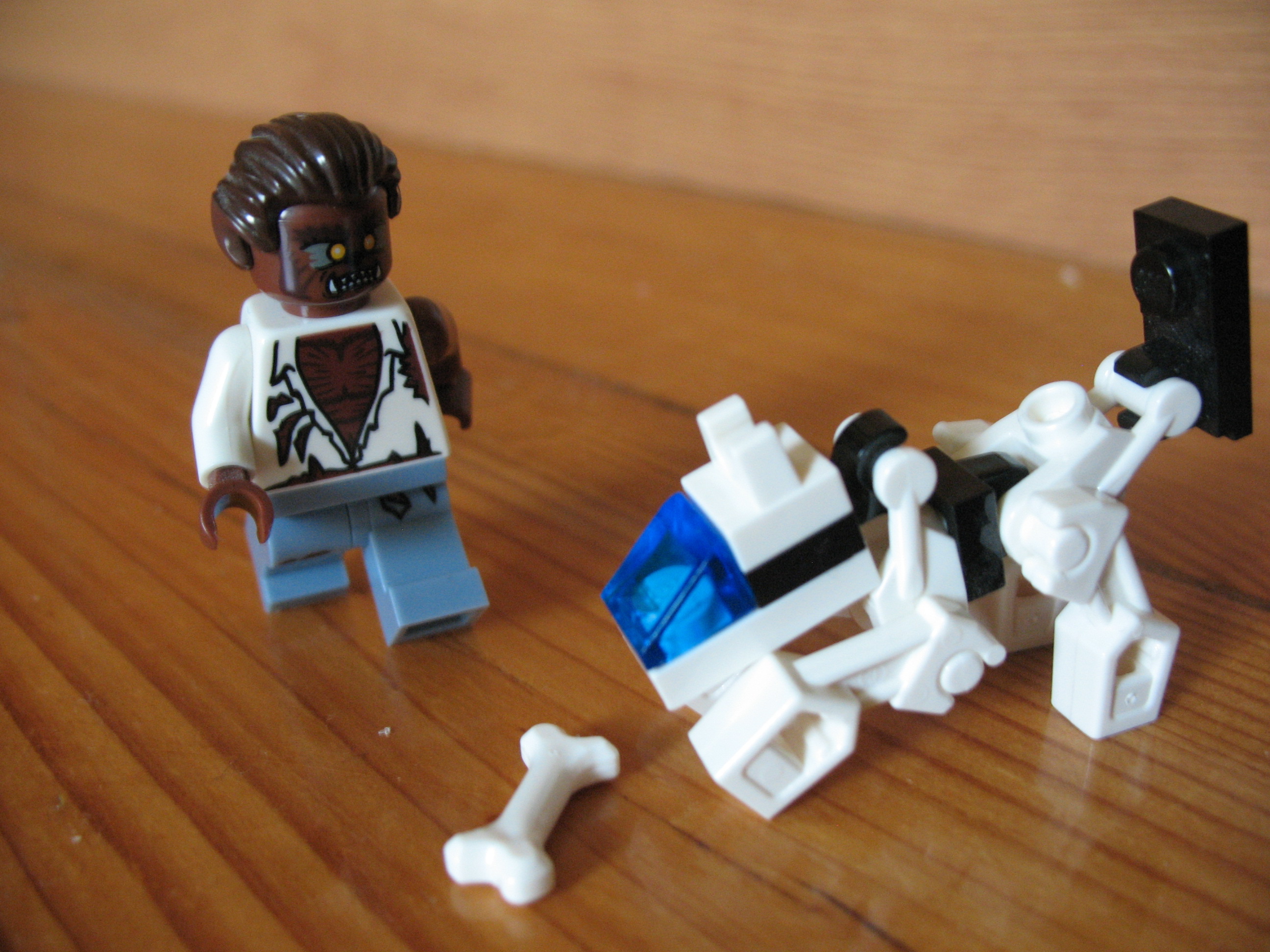 lego_-_this_is_my_bone_you_stupid_robo-dog_001.jpg