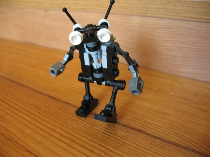 lego_small_bot_01_.jpg