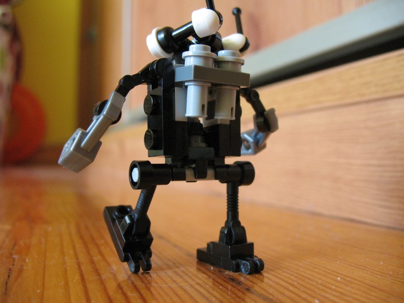 lego_small_bot_03.jpg