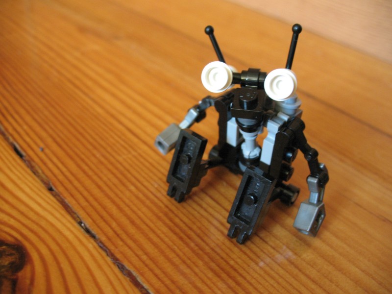 lego_small_bot_04.jpg