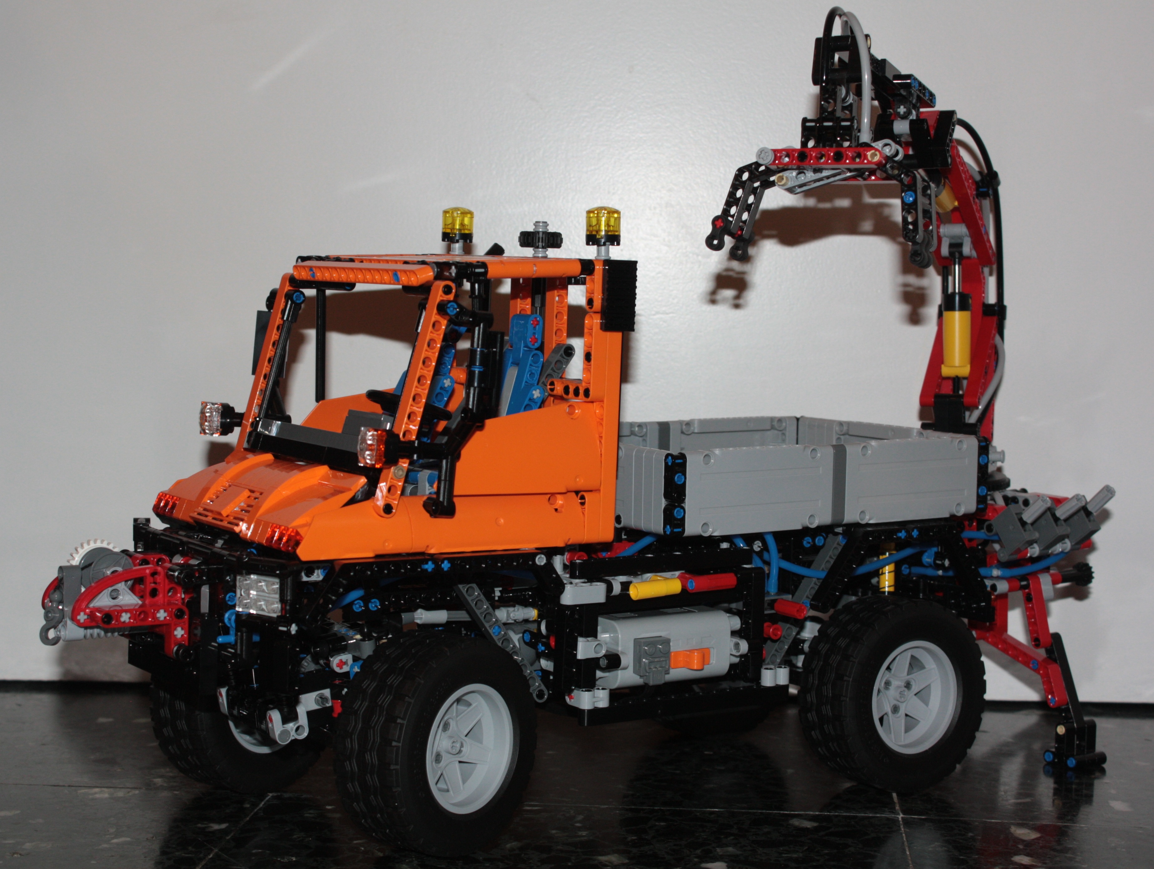 8110_unimog_u400.jpg