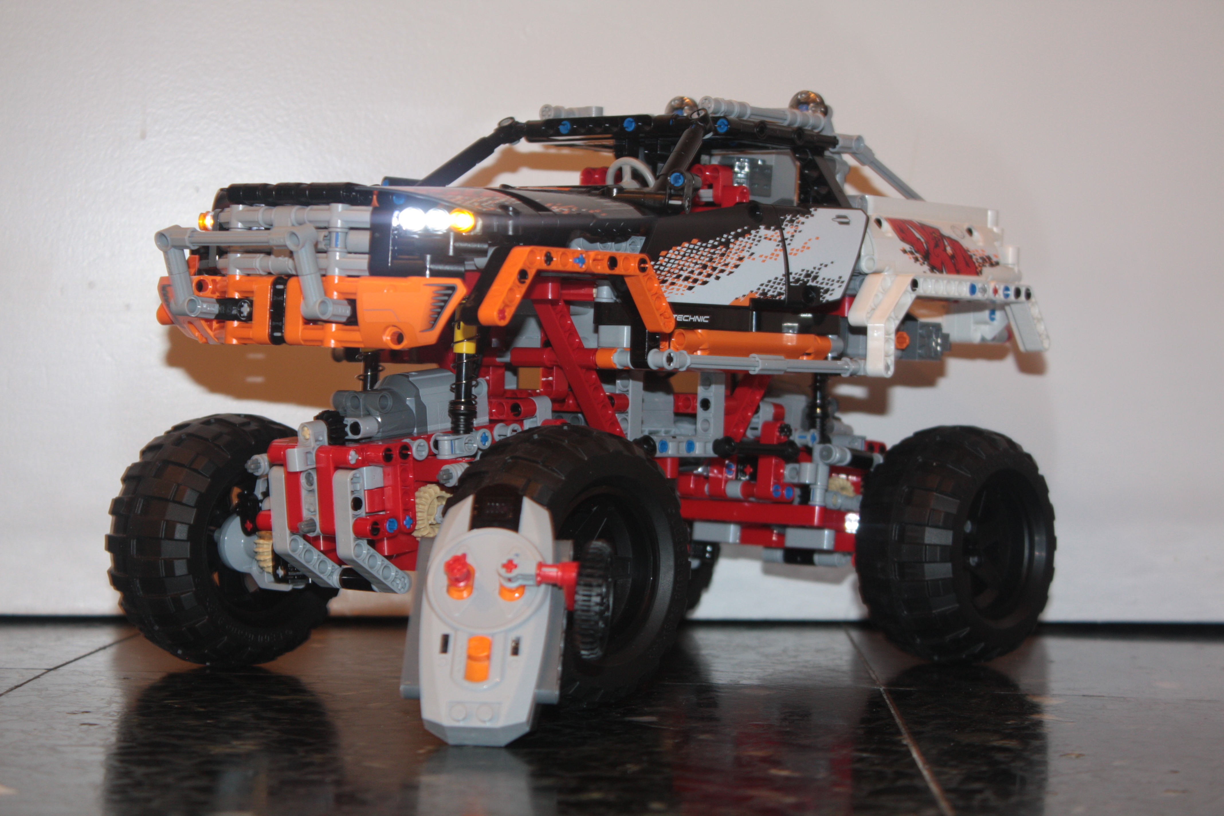 9398_4x4_crawler.jpg