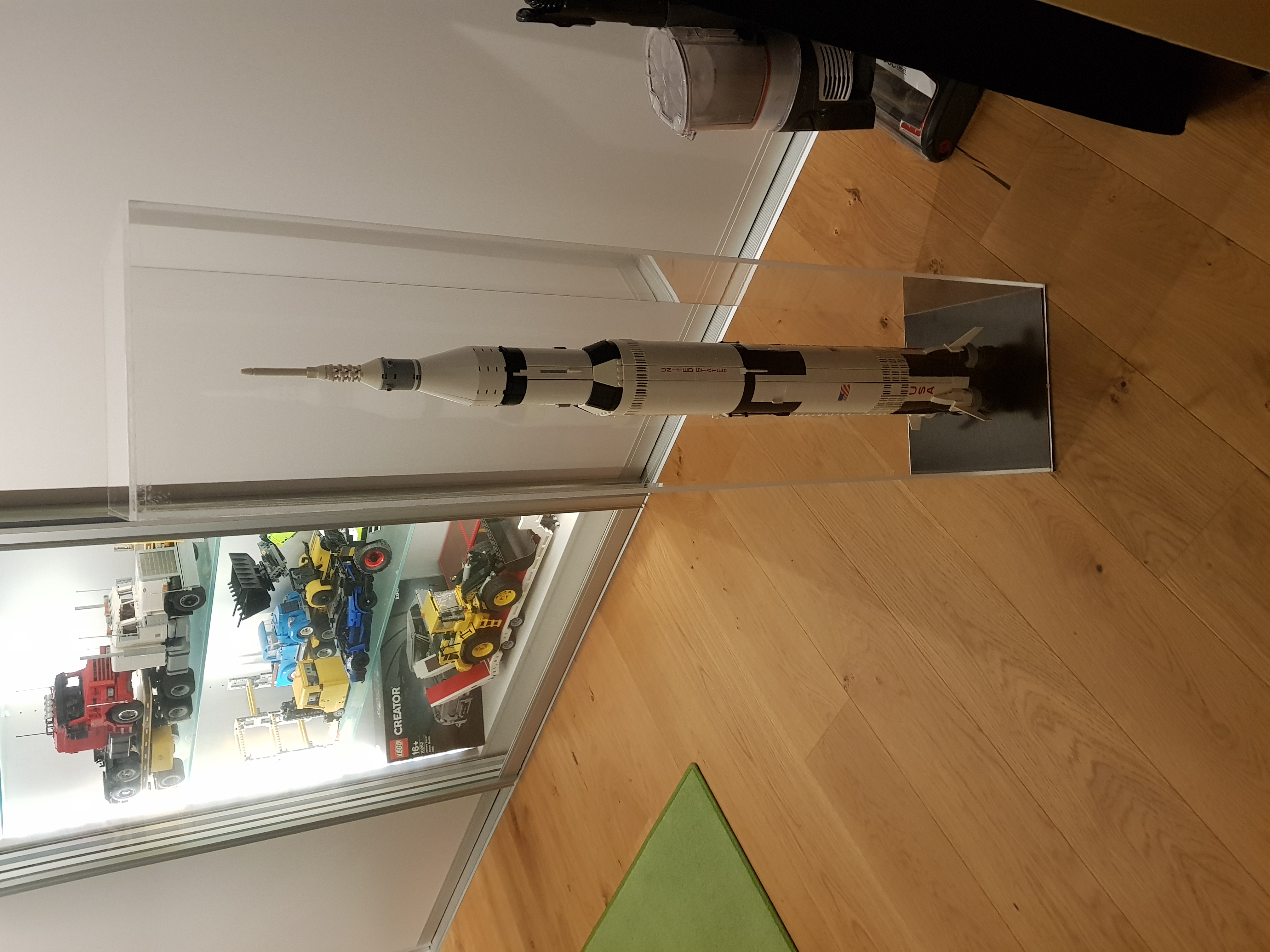 display_vitrine_selbst_gebaut.jpg