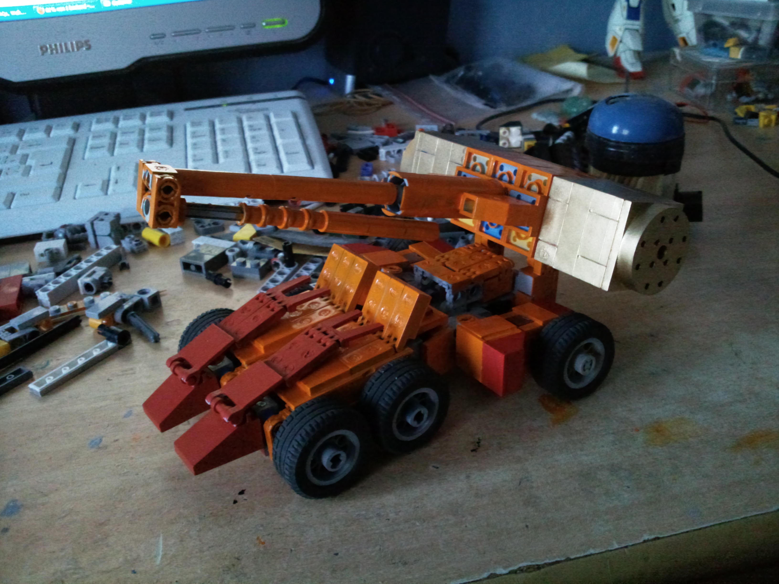 01goldytank.jpg