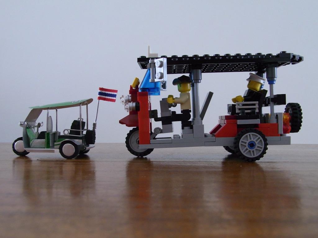 tuktuk3.jpg