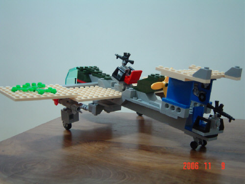 lego-bomber07.jpg
