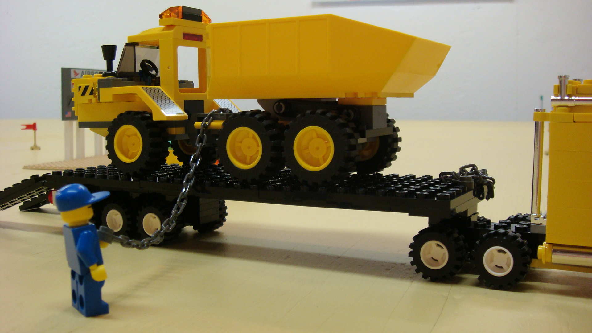 019_unloading_heavy_equipment.jpg
