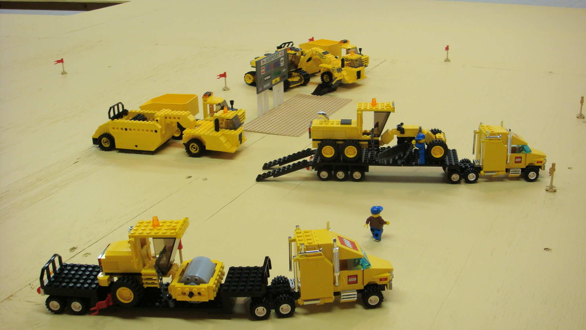 025_grader_arrives.jpg