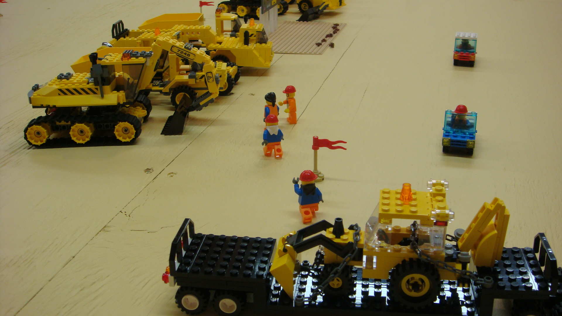 042_crew_arrives.jpg