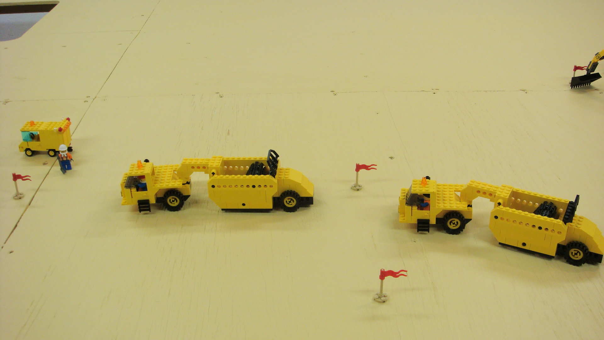 048_scrapers_dig_in.jpg