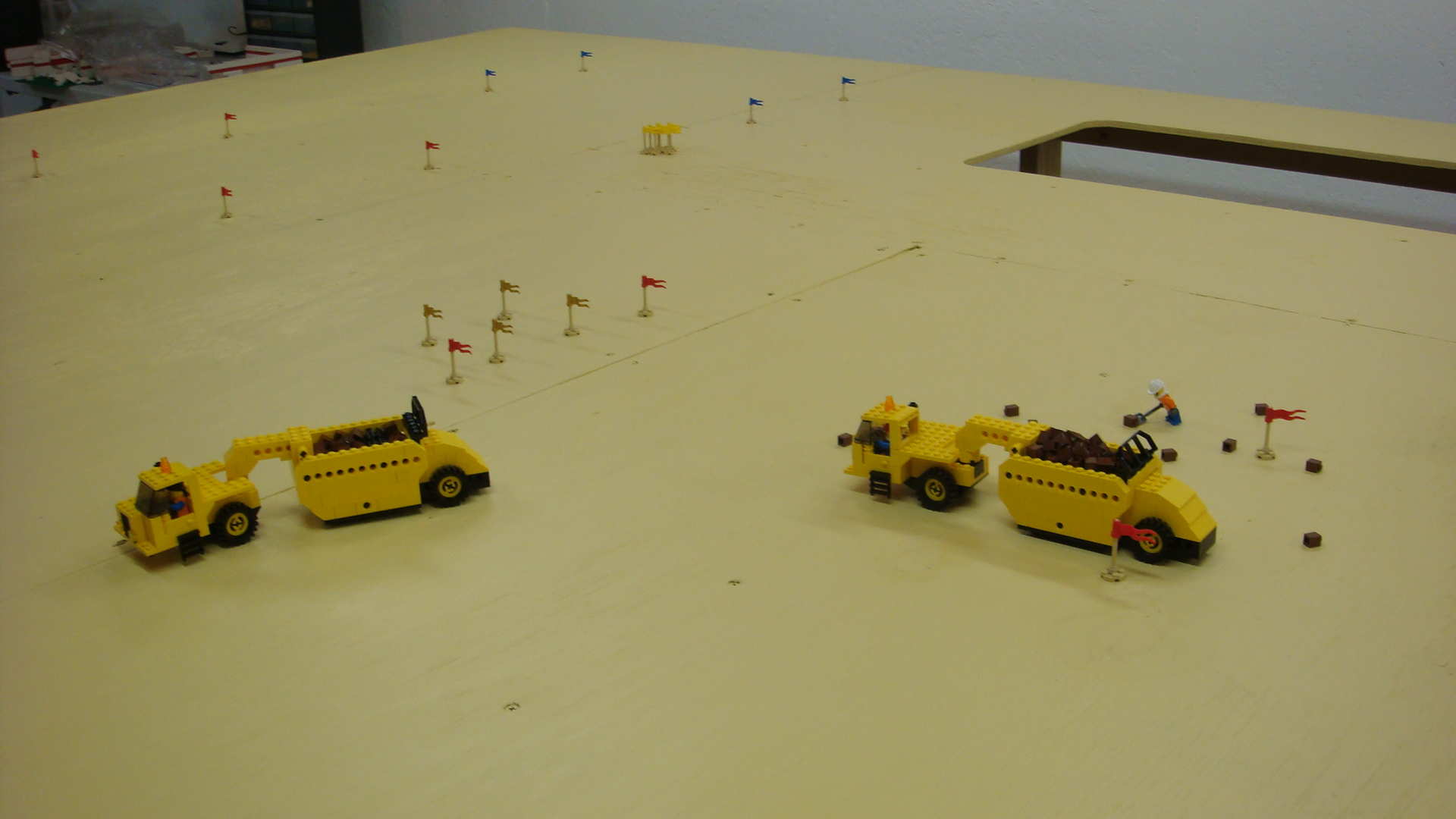 056_scrapers_hard_at_work.jpg