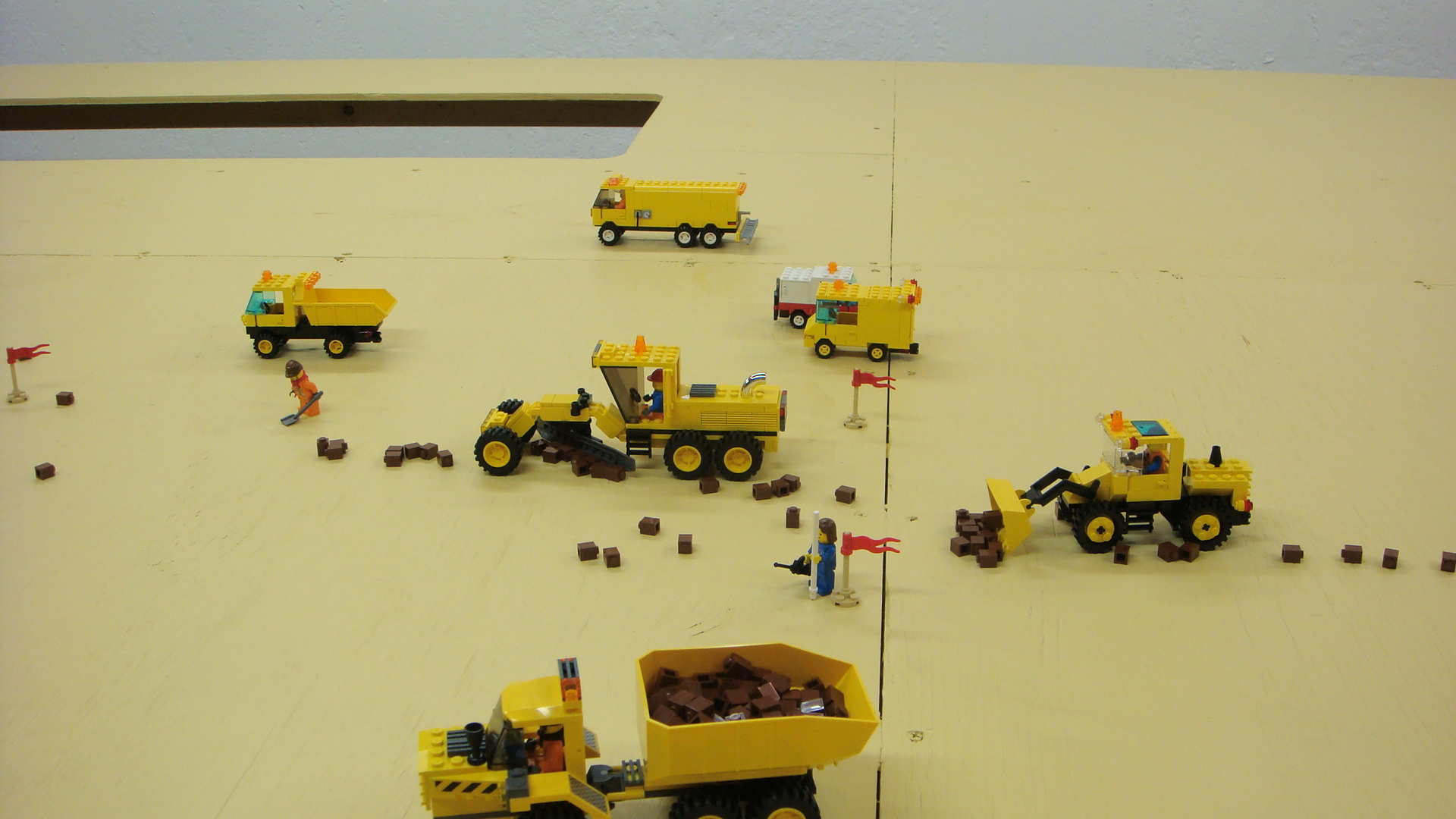 057_work_continues.jpg