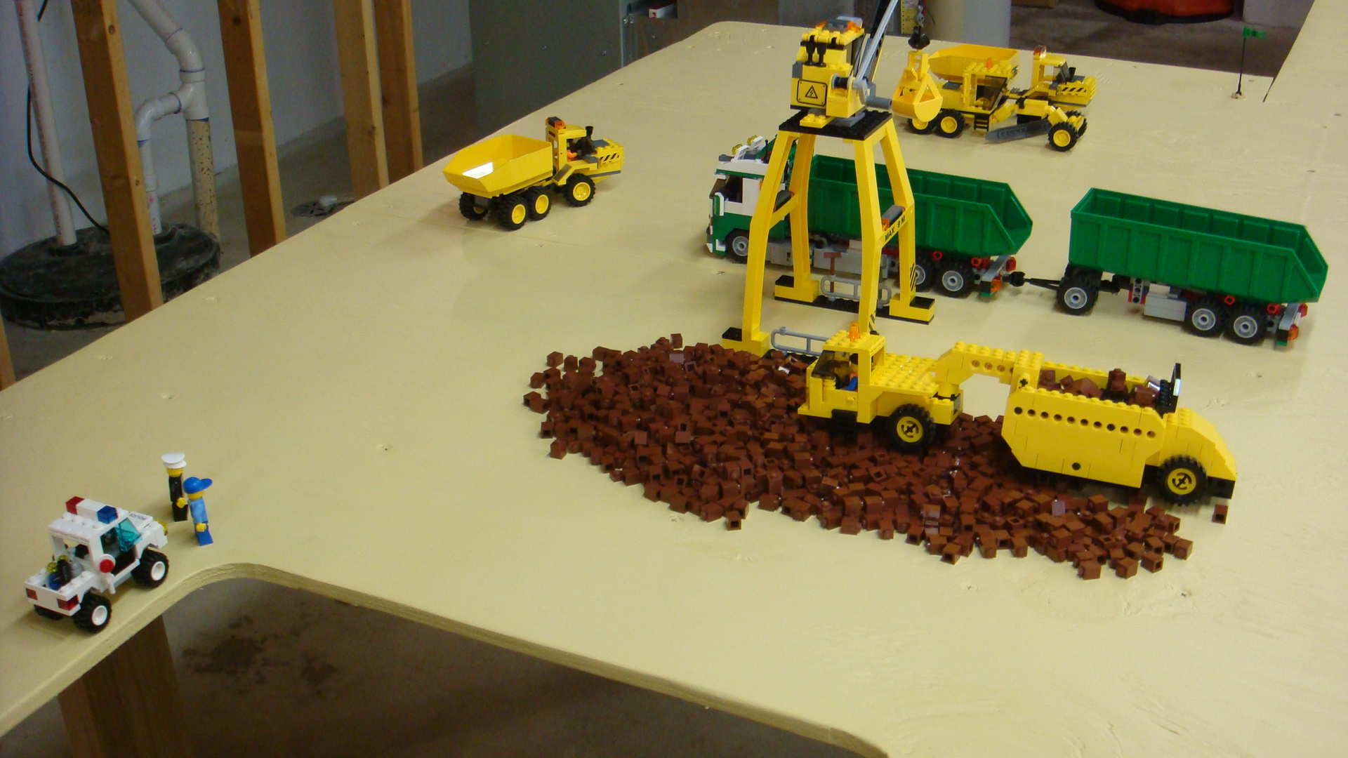 158_fill_dirt_gets_hauled_away.jpg