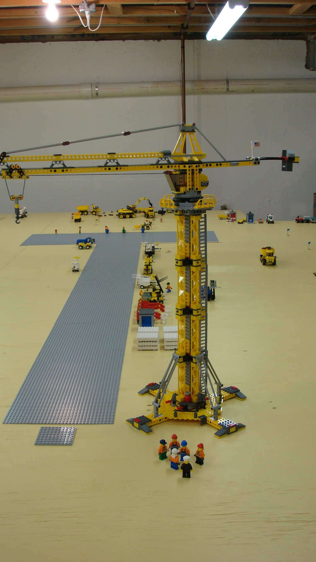 170_the_big_crane_arrives.jpg