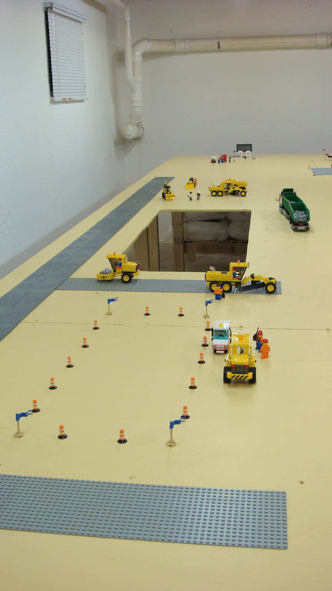 196_taxiway_work_continues.jpg