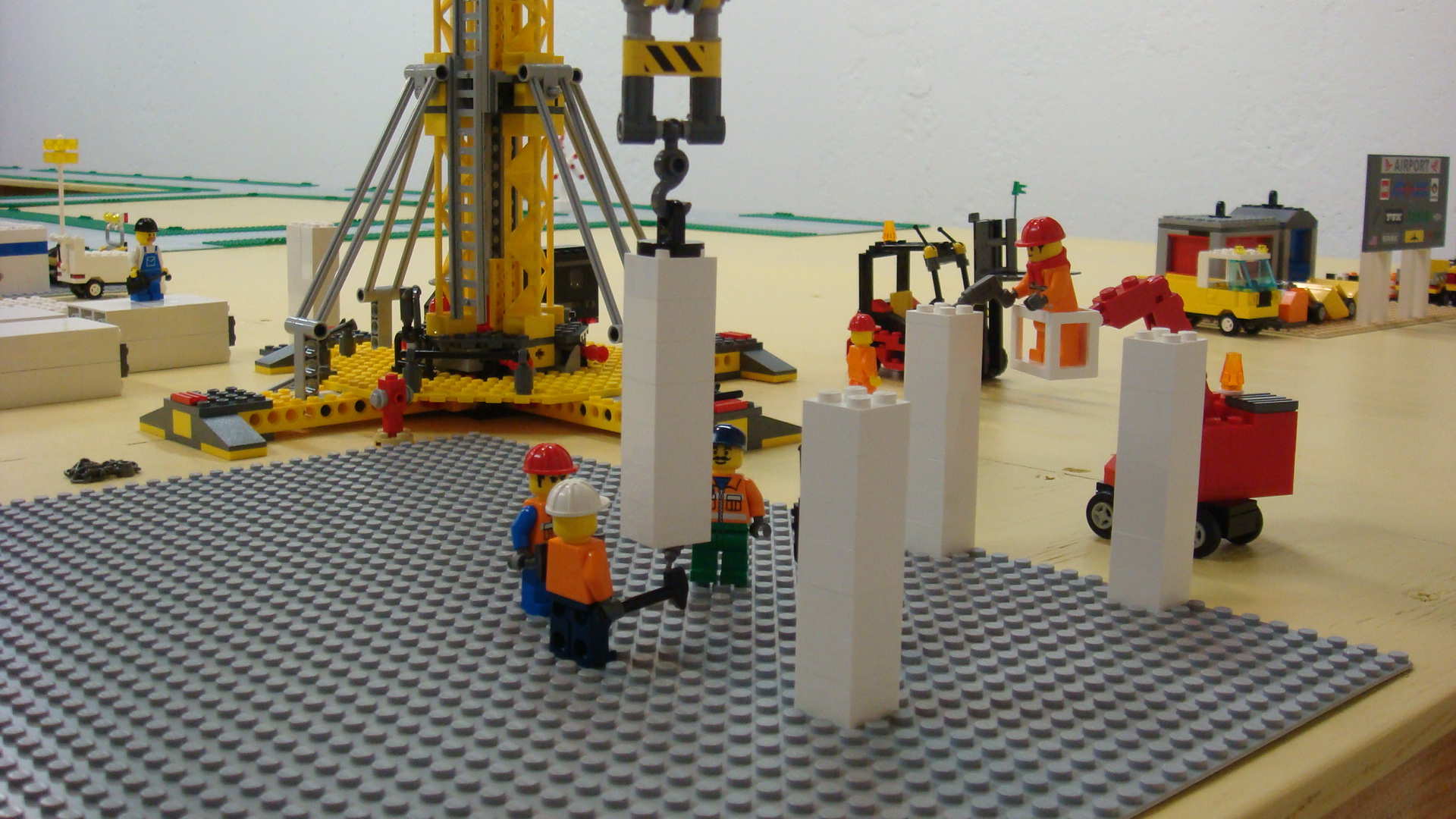 277_work_begins_on_parking_garage.jpg