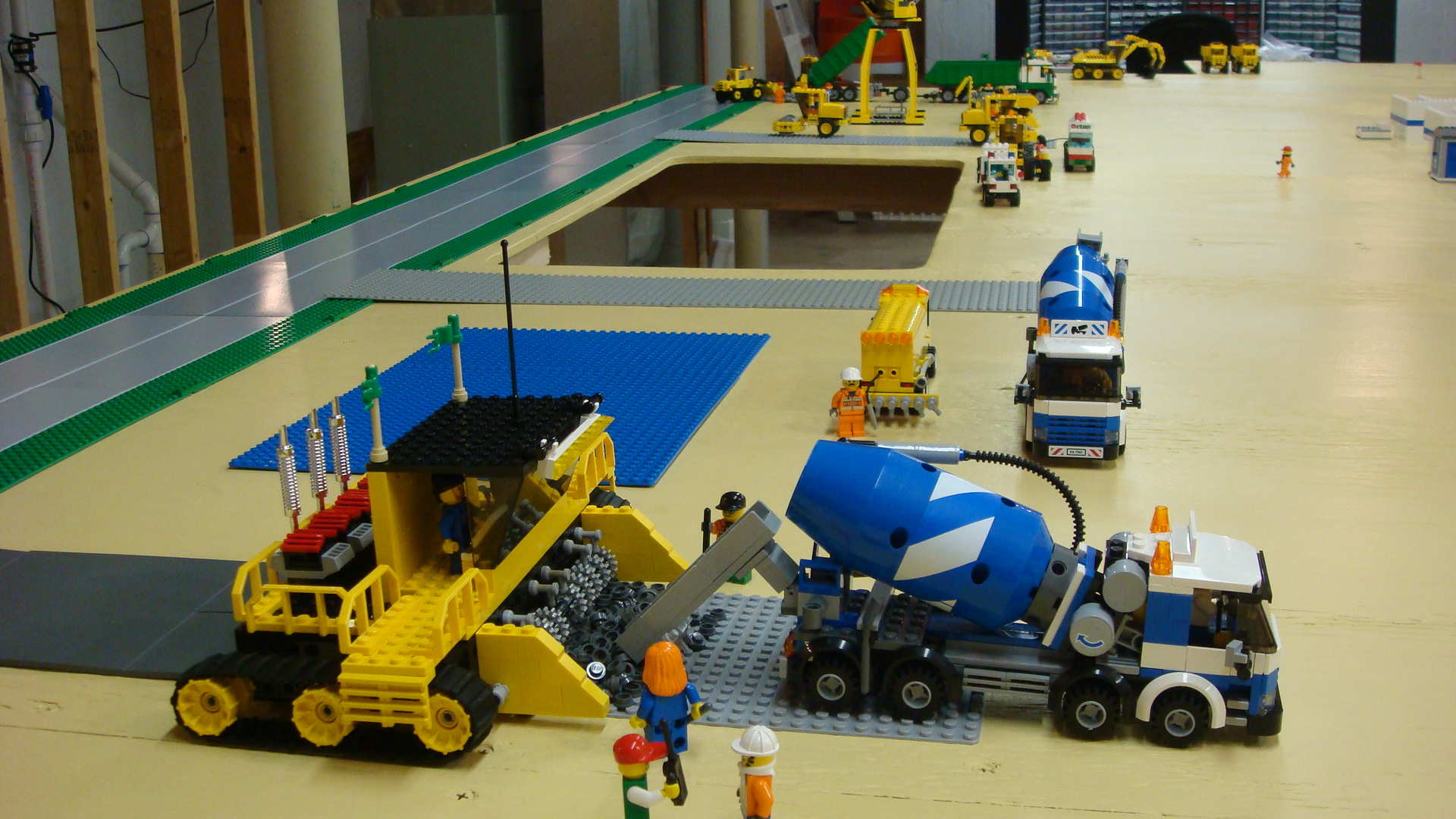 298_taxiway_work_moving_along_quickly.jpg