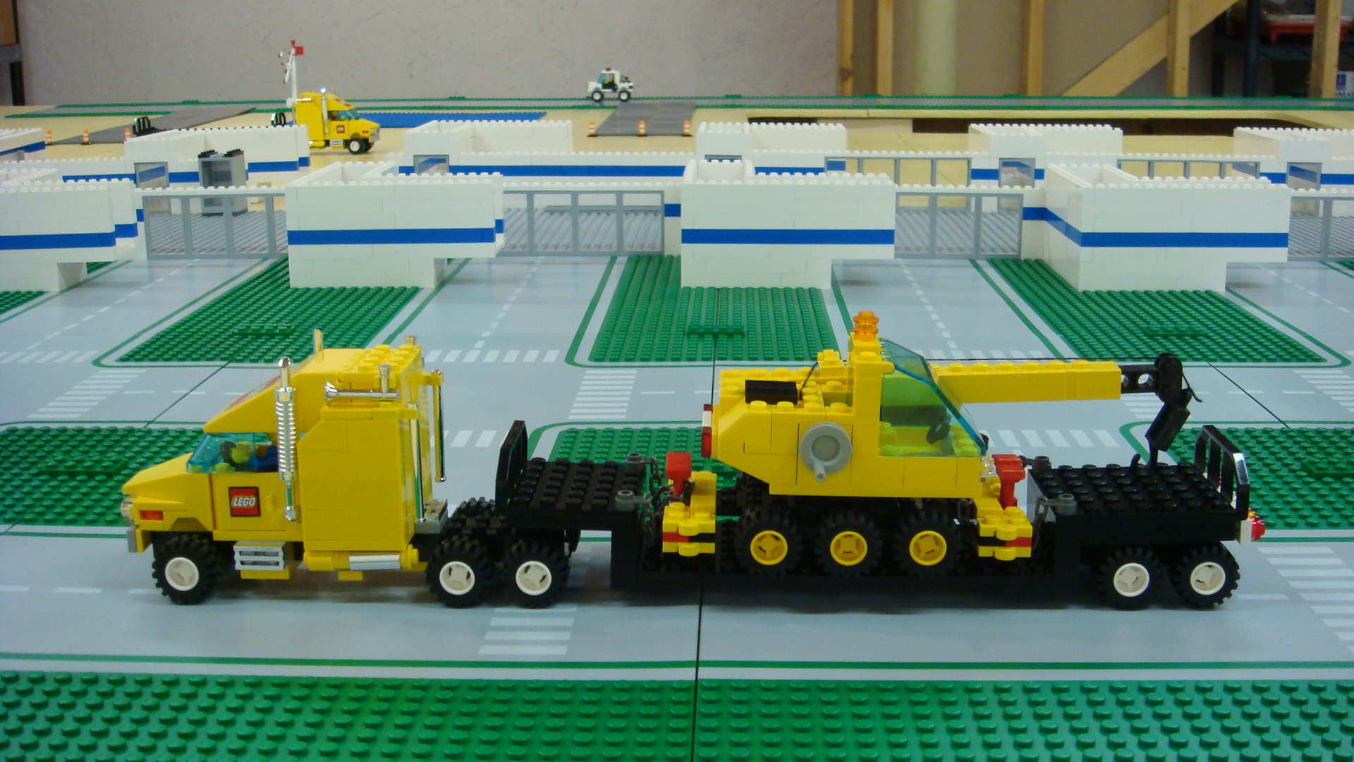 301_another_crane.jpg