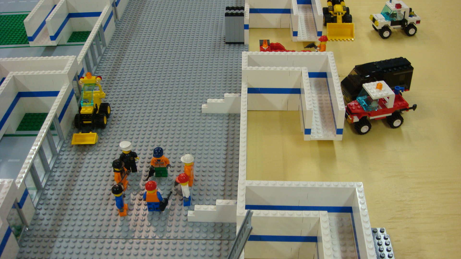 311_finishing_the_food_courts.jpg
