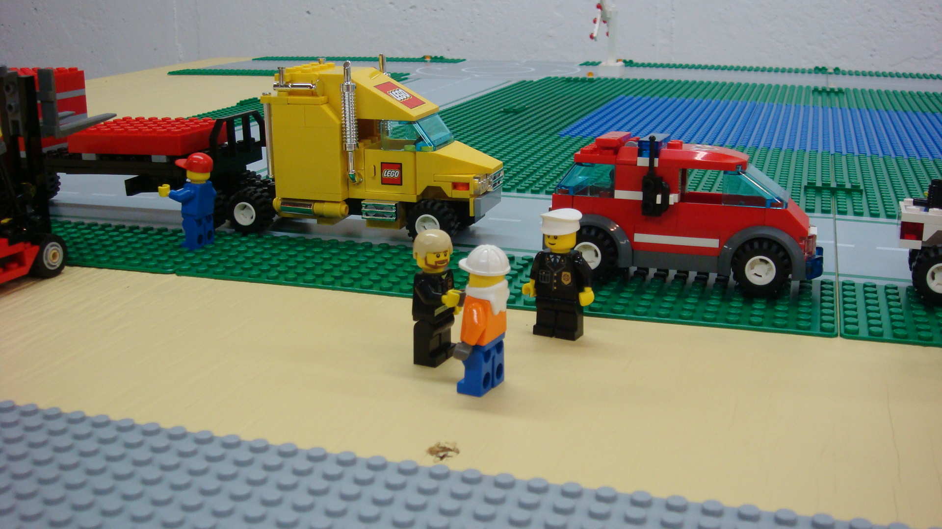 313_fire_chief_arrives.jpg
