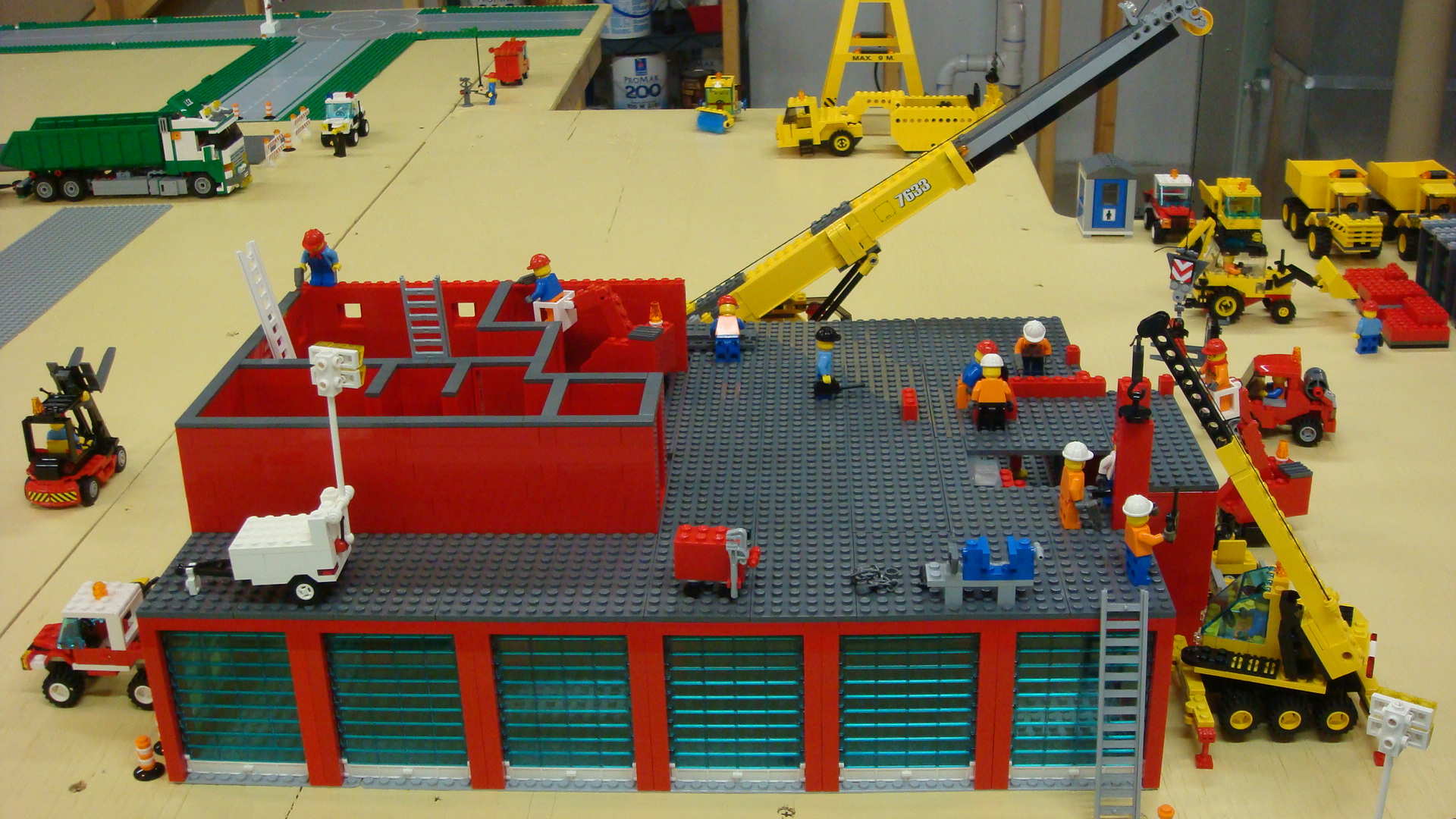 374_office_and_eating_areas.jpg
